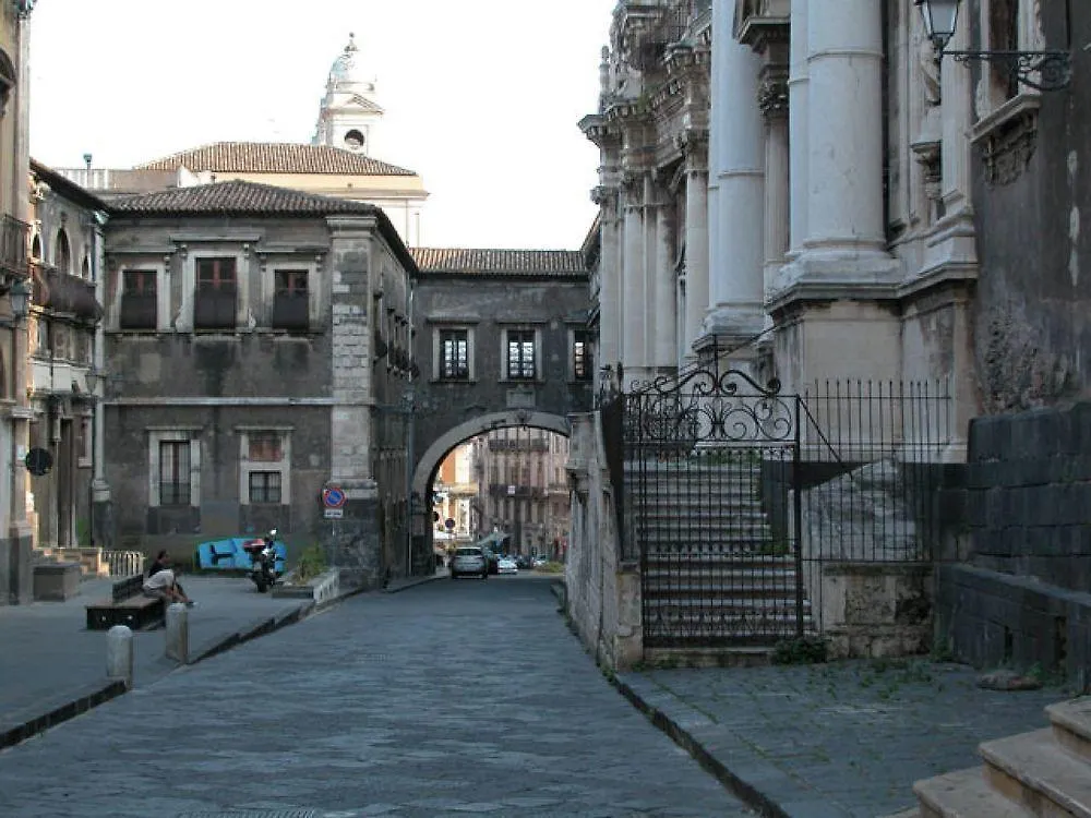 Hotel Centrum Катания